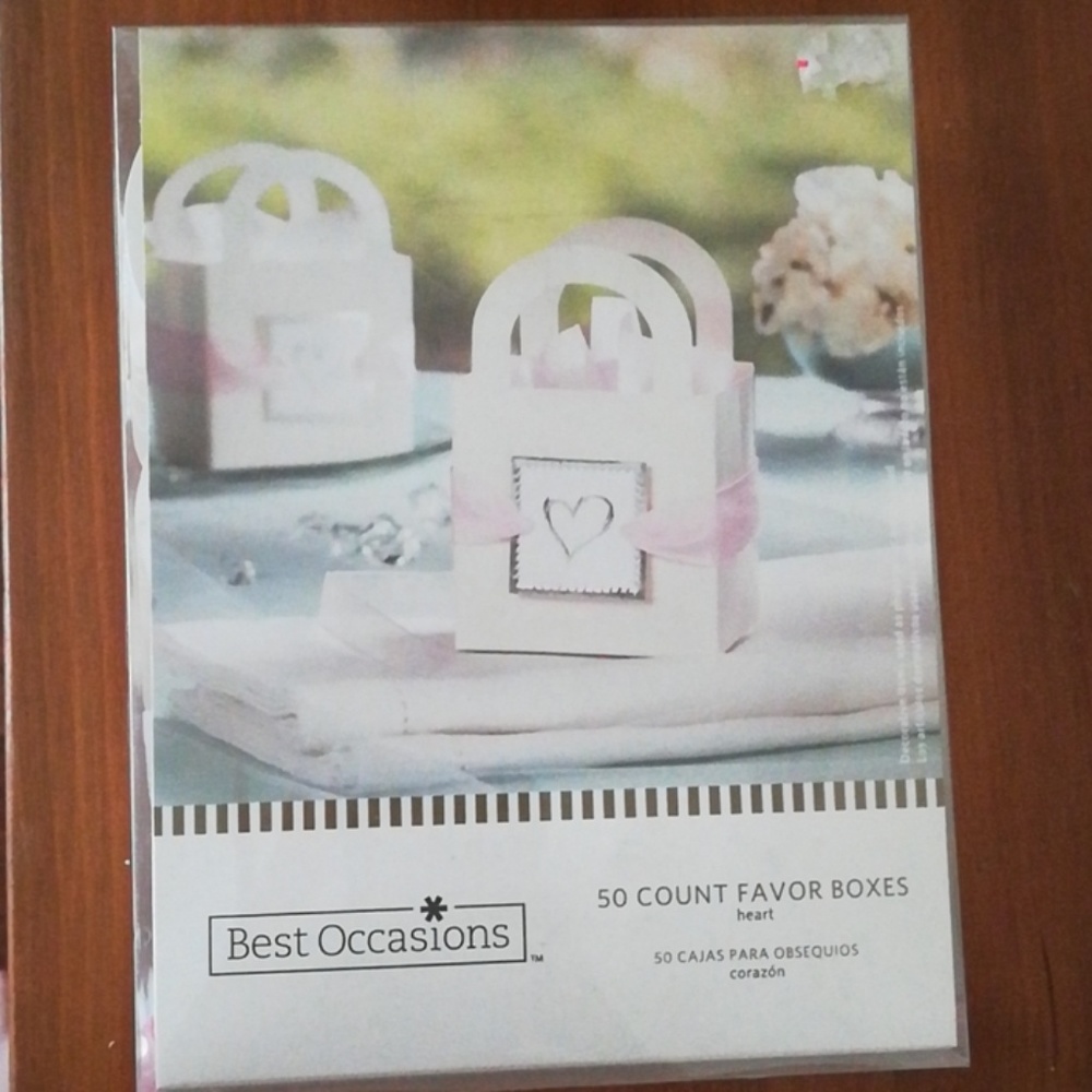 3 boxes NWT 50 count heart favor boxes